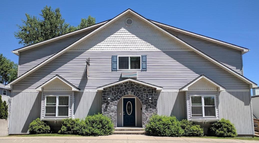 The Inn Of Lake George Luaran gambar