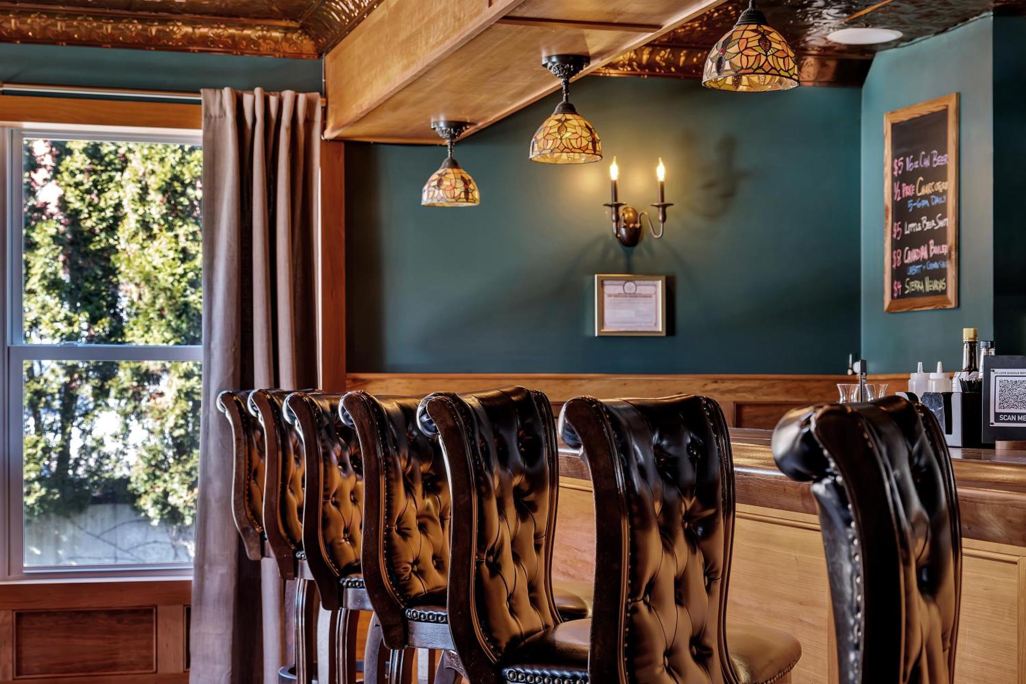 The Inn Of Lake George Luaran gambar